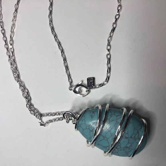 265 Robert Lee Morris SOHO faux Turquoise Silvertone wrap chunk Pendant Necklace - Picture 3 of 3